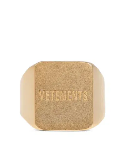 Vetements Logo-engraved Ring In Gold