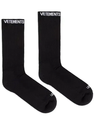 Vetements Logo-knit Ribbed Socks In Black