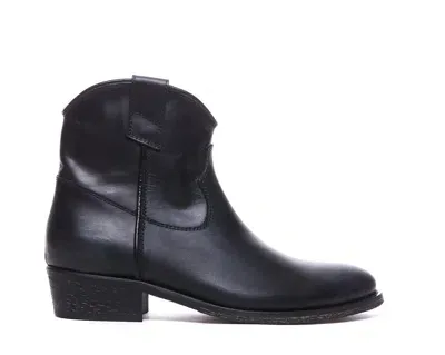 Via Roma 15 Leather Ankle Boot In Black