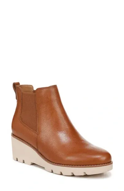 Vionic Aliso Wedge Chelsea Boot In Tan