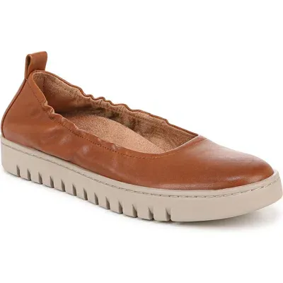 Vionic Uptown Ballet Slip-on Sneaker In Tan