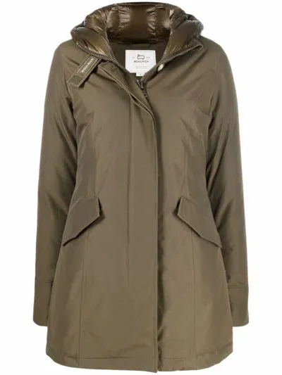 Woolrich Hooded Cotton-blend Parka Coat In Green