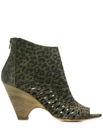 Strategia Cut Out Details Ankle Boots In Green