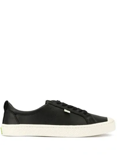 Cariuma Oca Low Black Premium Leather Sneaker