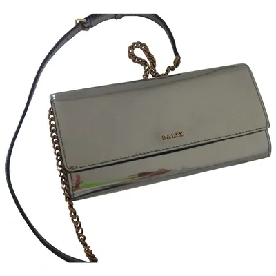 Pre-owned Bally Leather Clutch Bag In Metallic