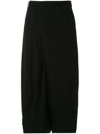 Julius Layered Cropped Trousers In Black