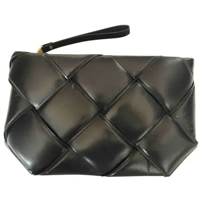 Pre-owned Bottega Veneta Leather Clutch Bag In Black