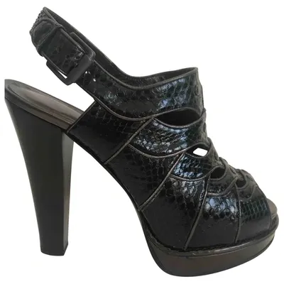 Pre-owned Bottega Veneta Leather Sandals In Black