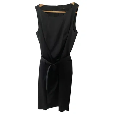 Pre-owned Hugo Boss Silk Mid-length Dress In Black