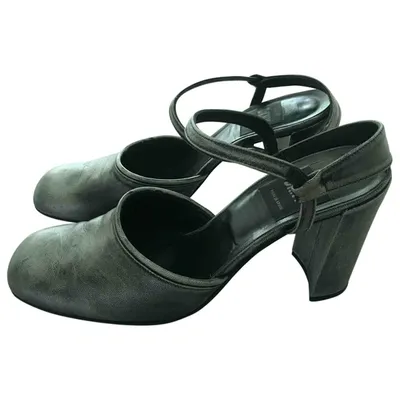 Pre-owned Dkny Leather Heels In Metallic