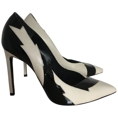 Pre-owned Saint Laurent Patent Leather Heels In Black