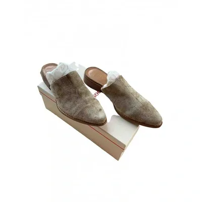 Pre-owned Hugo Boss Mules & Clogs In Beige