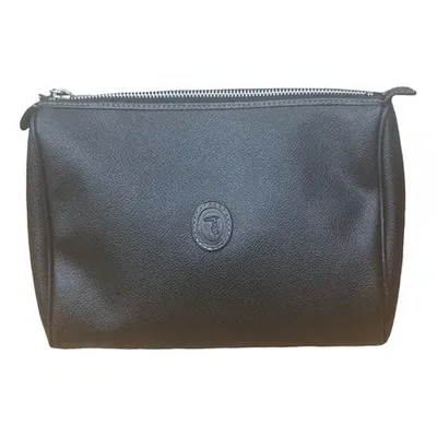 Pre-owned Trussardi Leather Clutch Bag In Black