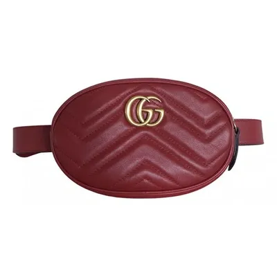 Pre-owned Gucci Marmont Leather Clutch Bag In Red