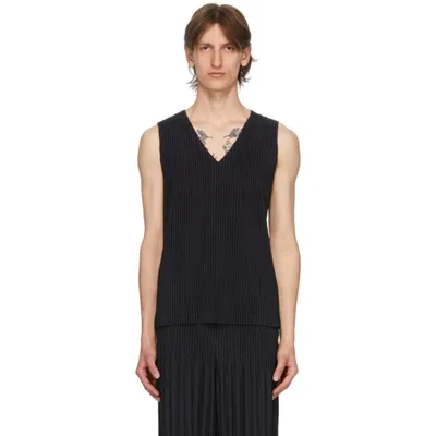 Issey Miyake Pleated Sleeveless Top In 75-navy