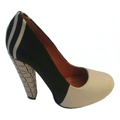 Pre-owned Carven Cloth Heels In Black