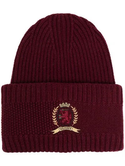 Tommy Hilfiger Logo Embroidered Beanie Hat In Red