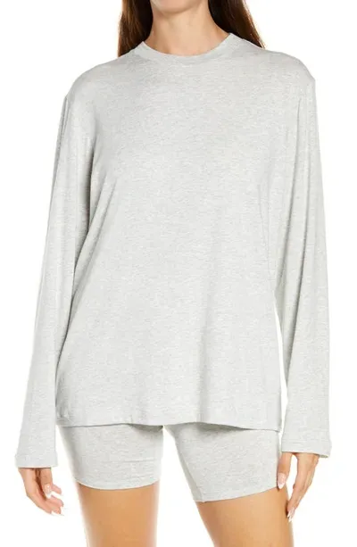 Skims Boyfriend Long Sleeve T-shirt In Light Heather Grey