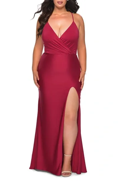 La Femme Jersey Sheath Gown In Burgundy