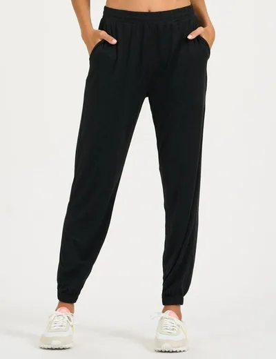 Vuori Boyfriend Jogger In Black