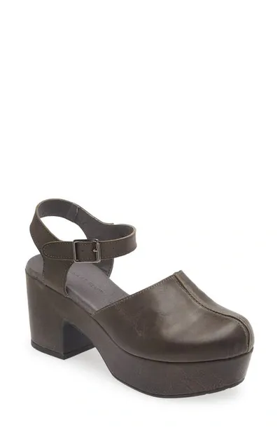 Chocolat Blu Gabrielle Platform Clog In Olive Leather