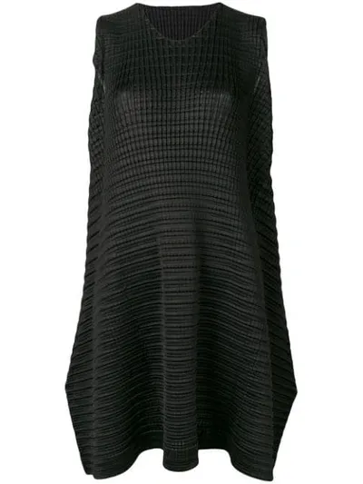 Issey Miyake Sleeveless Pleated Dress In Black