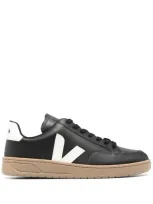 Veja Pack Man V12 Sneaker In Black